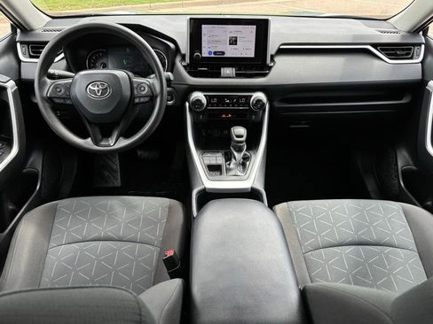 Used 2023 Toyota RAV4 XLE AWD/4WD image 9