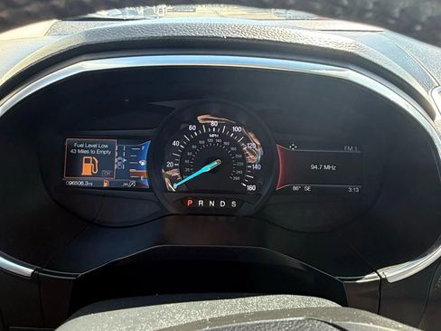 Used 2020 Ford Edge Titanium image 18