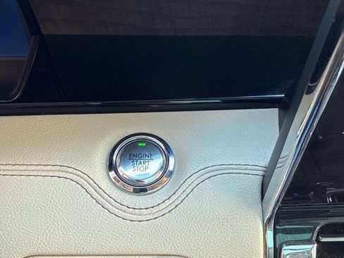 Used 2018 Lincoln Navigator L Reserve w/ Technology Package image 30