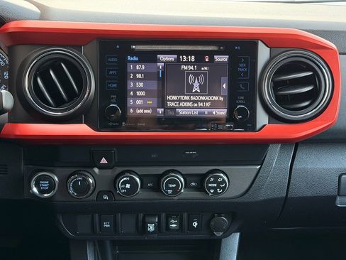 Used 2019 Toyota Tacoma TRD Off-Road image 31