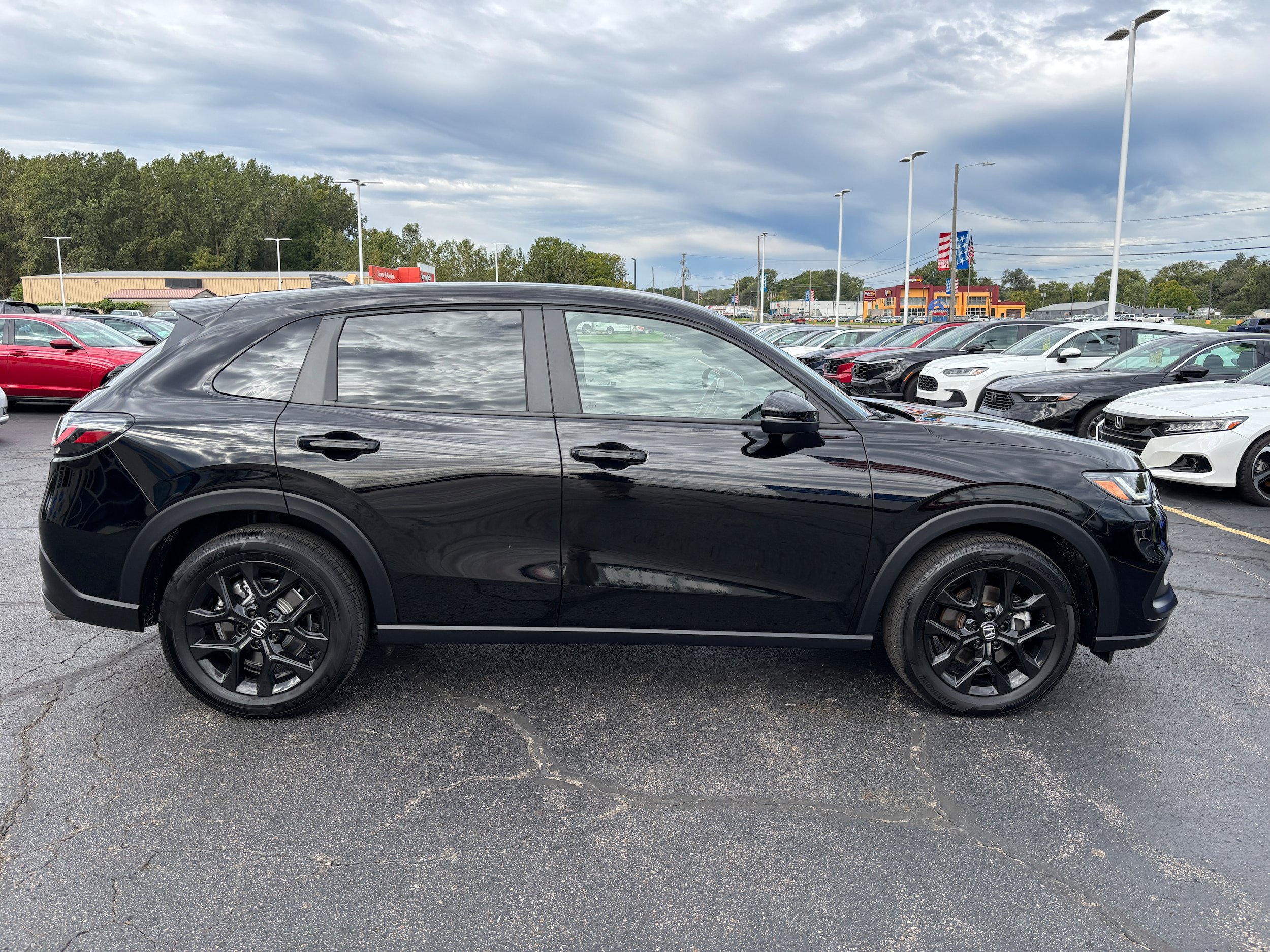 Certified 2025 Honda HR-V Sport image 5