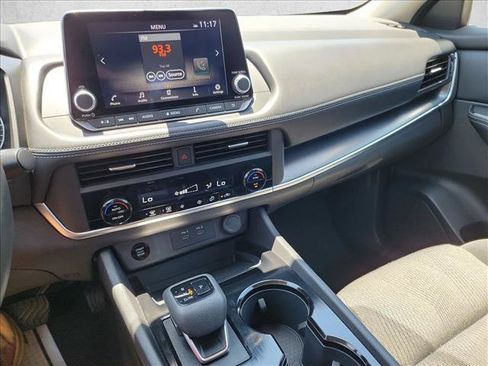 Used 2025 Nissan Rogue SV FWD image 22