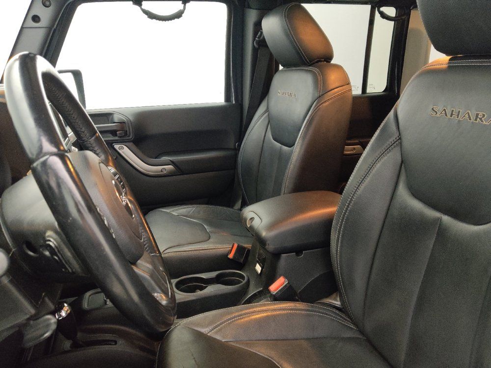 Used 2017 Jeep Wrangler Unlimited Sahara w/ Connectivity Group AWD/4WD image 17