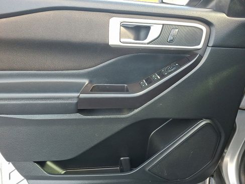 Used 2020 Ford Explorer XLT w/ Class III Trailer Tow Package image 12