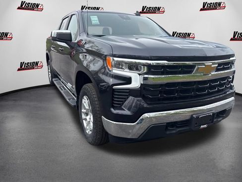 Used 2024 Chevrolet Silverado 1500 LT w/ Z71 Off-Road Package AWD/4WD image 3