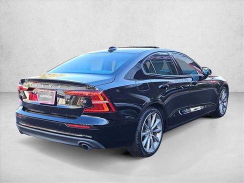 Used 2019 Volvo S60 T5 Momentum image 5