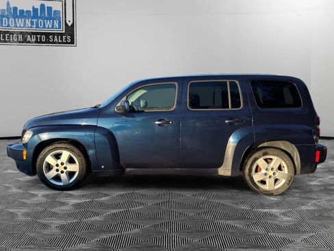 Used 2010 Chevrolet HHR LT image 9