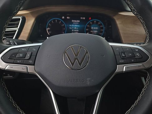 Used 2024 Volkswagen Atlas SE FWD image 20