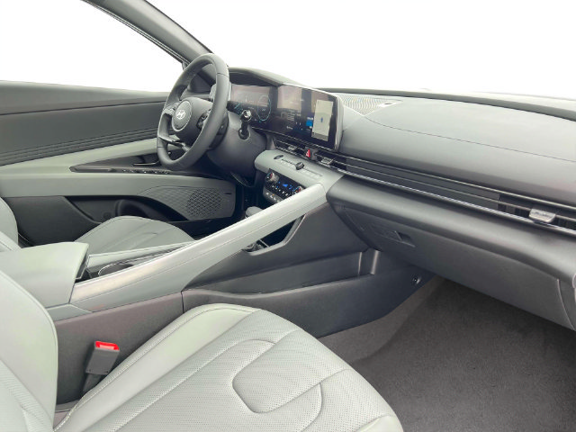 New 2025 Hyundai Elantra Limited FWD image 15