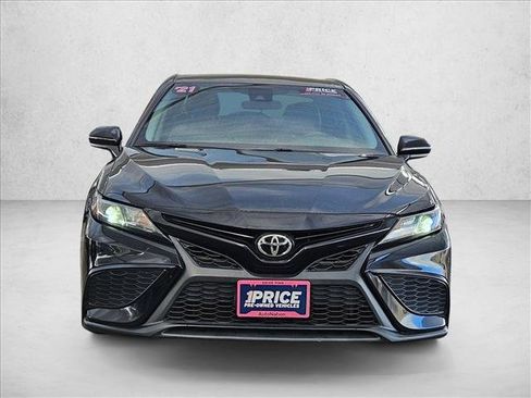 Used 2021 Toyota Camry SE FWD image 2