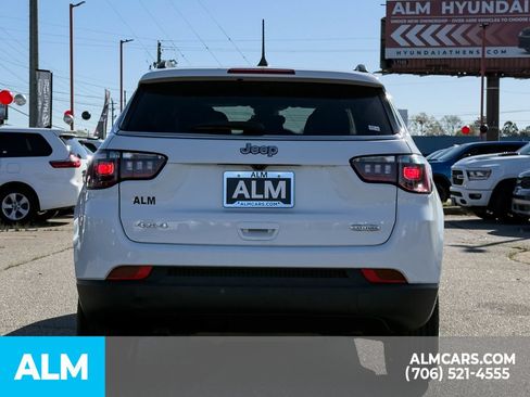 Used 2024 Jeep Compass Latitude w/ Altitude Special Edition AWD/4WD image 5