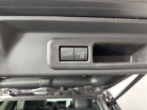 Used 2026 Toyota Sequoia Platinum AWD/4WD image 34