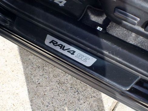 Used 2017 Toyota RAV4 SE w/ Power Extra Value Package image 33