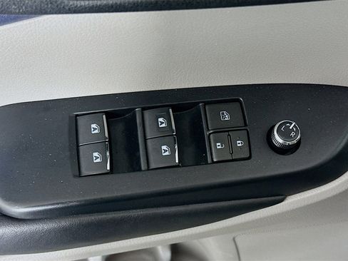 Used 2017 Toyota Highlander Limited Platinum FWD image 15