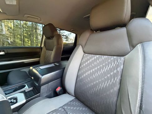Used 2018 Toyota Tundra SR5 w/ SR5 Upgrade Package AWD/4WD image 10