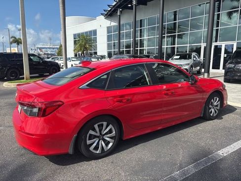 Used 2022 Honda Civic LX image 4