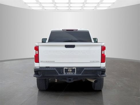 Used 2024 Chevrolet Silverado 2500 Custom w/ Custom Value Package image 5