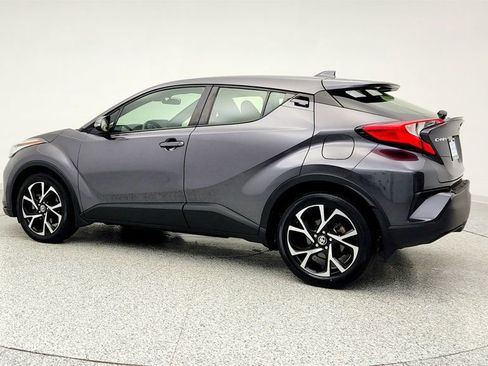 Used 2021 Toyota C-HR XLE image 7