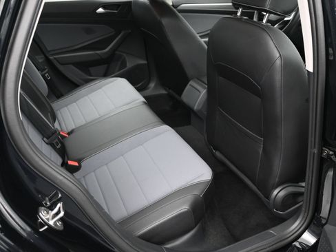 Used 2026 Volkswagen Jetta SE FWD image 10