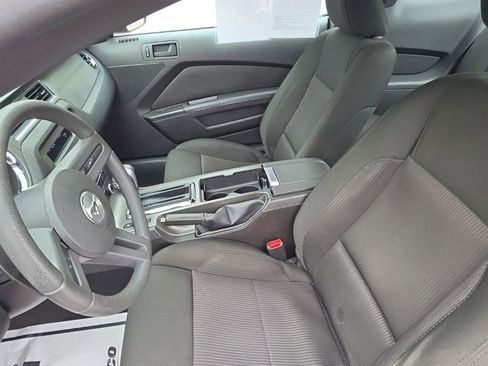 Used 2010 Ford Mustang Coupe RWD image 16