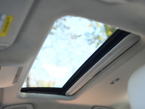 Used 2021 MAZDA MAZDA3 s image 22