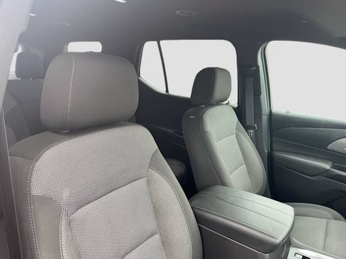 Used 2023 Chevrolet Traverse LT FWD image 28