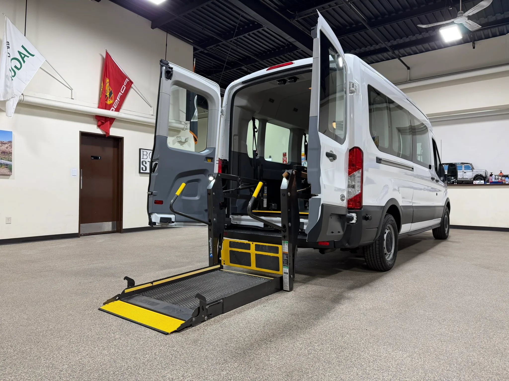 Used 2015 Ford Transit 350 XL RWD image 48