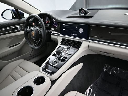 Used 2022 Porsche Panamera Turbo S image 31