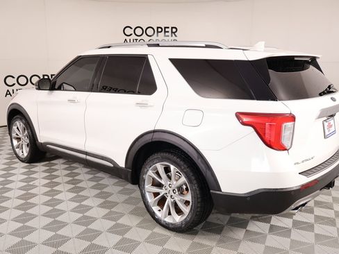 Used 2021 Ford Explorer Platinum w/ Equipment Group 601A AWD/4WD image 25