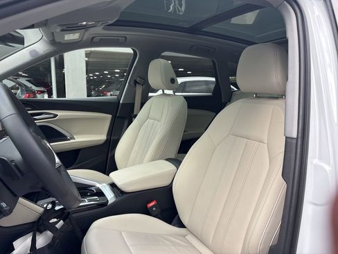 Used 2025 Audi Q5 Premium Plus w/ Premium Plus image 13