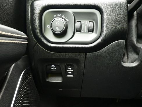 Used 2022 RAM 1500 Laramie image 14