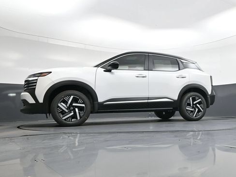Certified 2026 Nissan Kicks SV w/ SV Premium Package FWD image 46