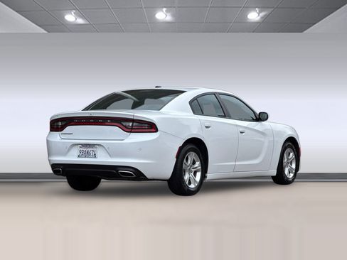 Used 2022 Dodge Charger SXT RWD image 8