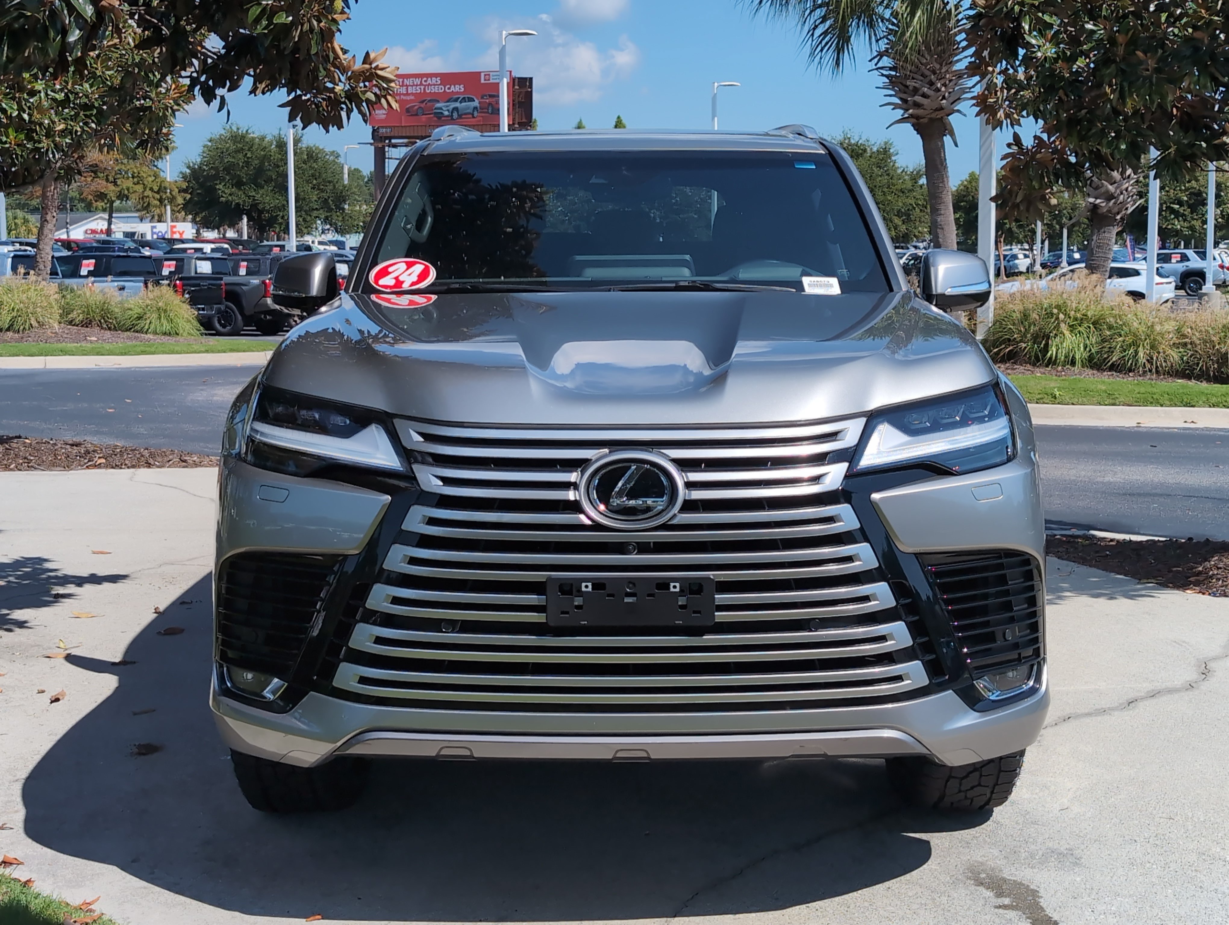 Used 2024 Lexus LX 600 4WD w/ Luxury Package image 3