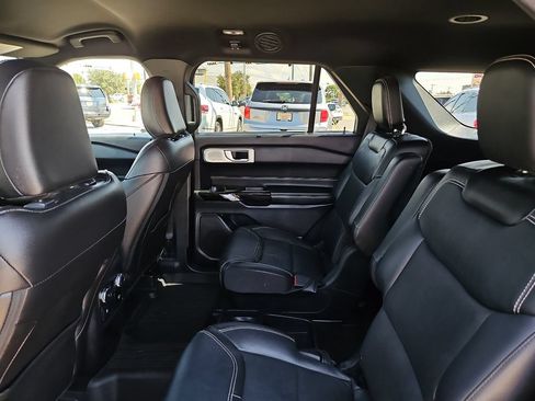 Used 2021 Ford Explorer ST w/ Equipment Group 401A AWD/4WD image 18