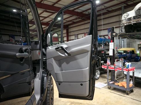 Used 2016 Freightliner Sprinter 2500 image 39