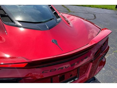 Used 2021 Chevrolet Corvette Stingray Premium Cpe w/ Z51 Performance Package RWD image 32