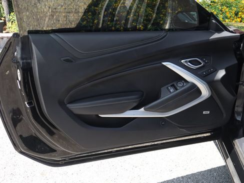 Used 2020 Chevrolet Camaro SS RWD image 16