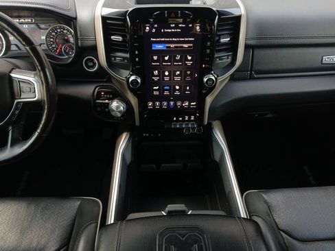 Used 2019 RAM 1500 Laramie AWD/4WD image 3