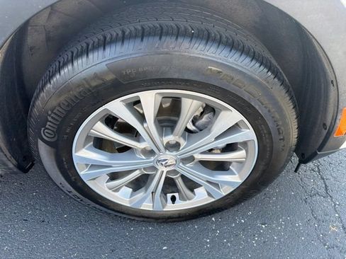 Used 2023 Buick Envision Preferred FWD image 7