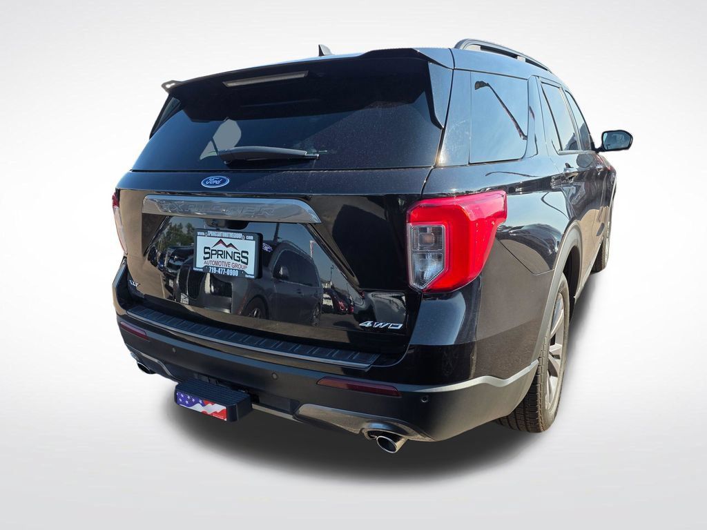 Used 2023 Ford Explorer XLT w/ Equipment Group 202A AWD/4WD image 4