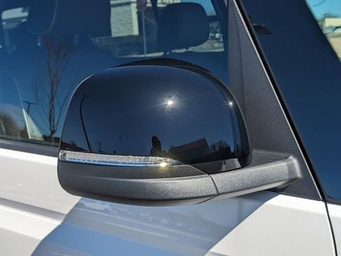 New 2025 Volkswagen ID. Buzz Pro S image 12