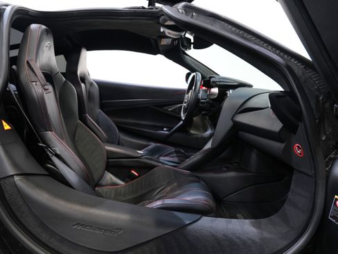 Used 2024 McLaren 750S image 38