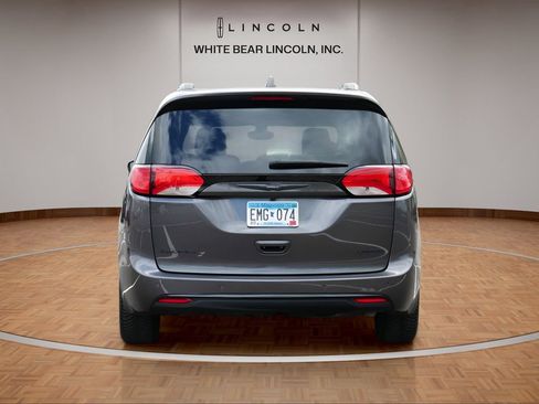 Used 2020 Chrysler Pacifica Limited w/ S Appearance Package FWD image 6