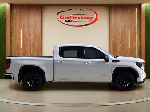 Used 2022 GMC Sierra 1500 Elevation w/ Elevation Premium Package AWD/4WD image 4