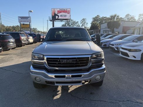 Used 2004 GMC Sierra 2500 SLE w/ Heavy-Duty Power Package image 2