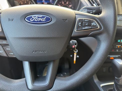Used 2017 Ford Escape SE w/ Equipment Group 201A AWD/4WD image 19