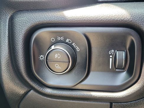 Used 2024 RAM 3500 Big Horn AWD/4WD image 28