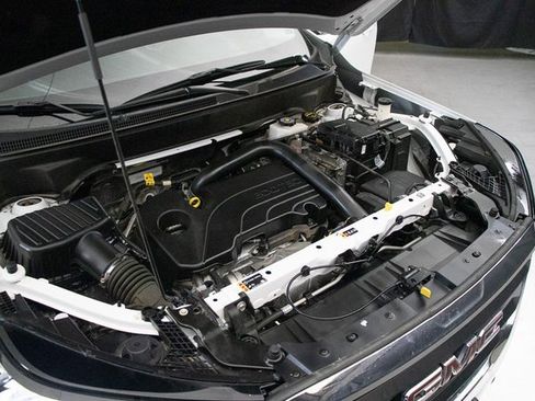 Used 2024 GMC Terrain SLE image 27