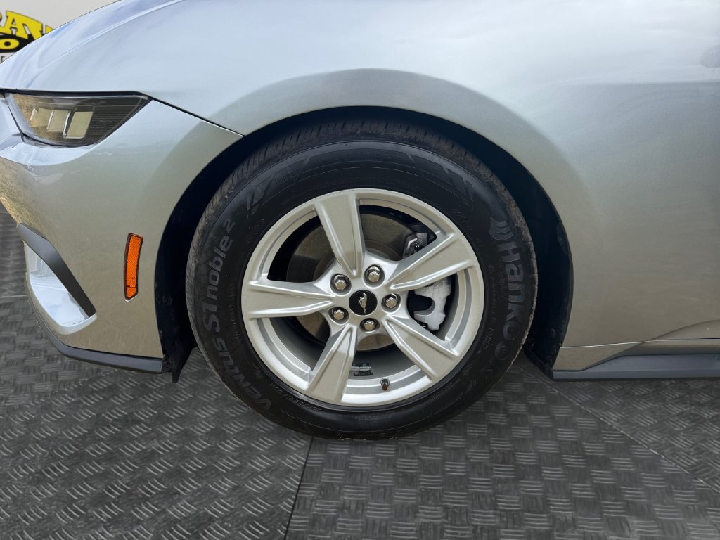 Used 2024 Ford Mustang Coupe RWD image 15